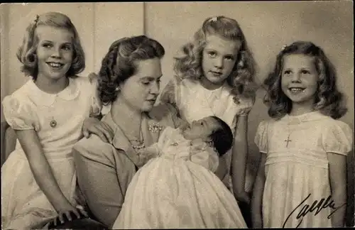 Ak Prinzessin Sibylla von Schweden mit den Prinzessinnen Margaretha, Birgitta, Desirée und Christina