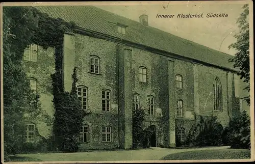 Ak Cismar Grömitz in Holstein, Landesjugendheim im alten Kloster, Innerer Klosterhof, Südseite