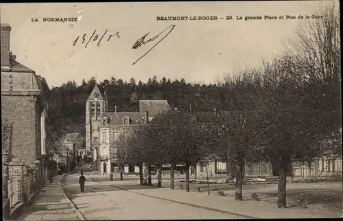 Ak Beaumont le Roger Eure, La Grande Place et Rue de la gare