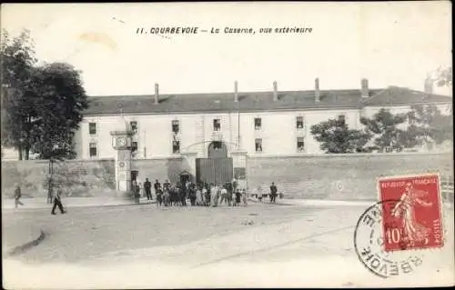 Ak Courbevoie Hauts de Seine, La Caserne