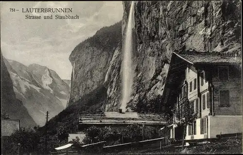 Ak Lauterbrunnen Kt Bern, Straße und Staubbach