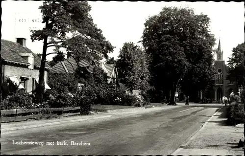 Ak Barchem Gelderland Niederlande, Lochemseweg met kerk