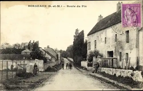 Ak Villevaudé Bordeaux Seine-et-Marne, Route du Pin