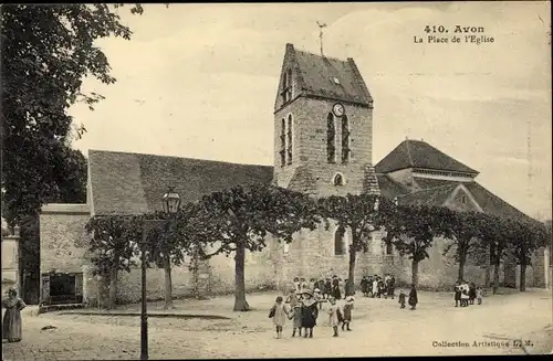 Ak Avon Seine et Marne, Place de l´Église