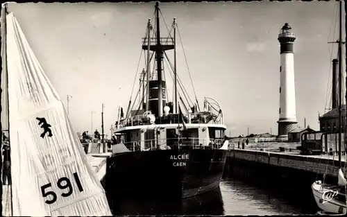 Ak Riva Bella Calvados, Le Phare et le Port, Bateau Alcée Caen