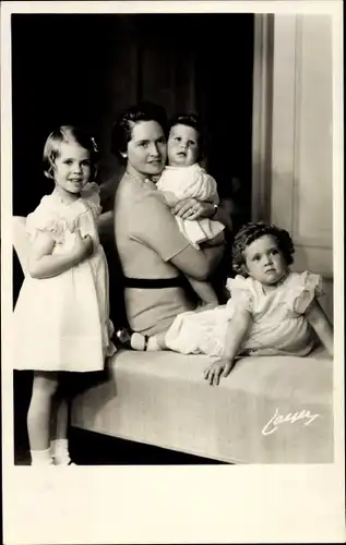 Ak Prinzessin Sibylla von Schweden, Portrait mit ihren Töchtern Margaretha, Birgitta und Desirée
