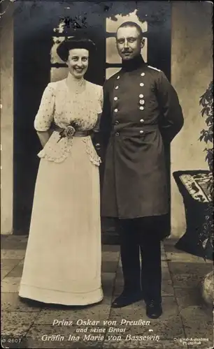 Ak Prinz Oskar von Preußen und seine Braut Gräfin Ina Marie von Bassewitz