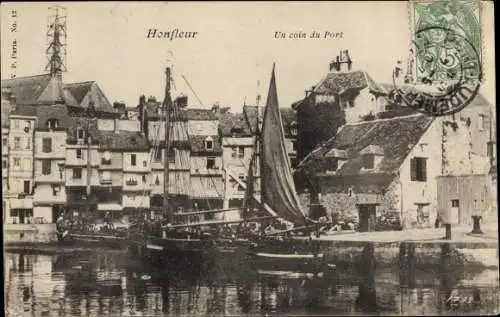 Ak Honfleur Calvados, Un coin du Port