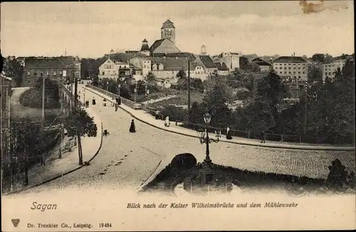 Ak Żagań Sagan Schlesien, Blick zur Kaiser Wilhelmsbrücke und dem Mühlenwehr