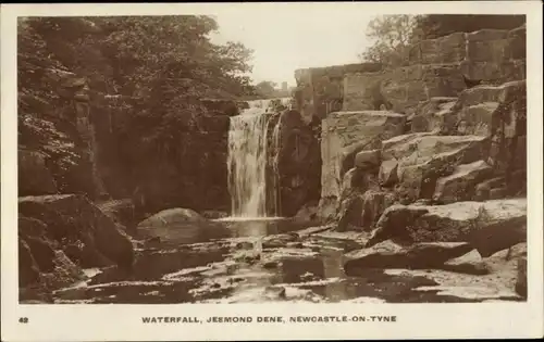 Ak Newcastle upon Tyne North East England, Jesmond Dene, Waterfall