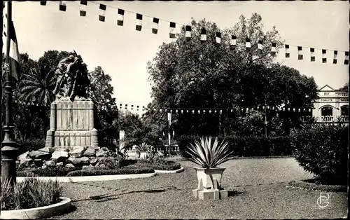 Ak Bamako Mali, La place Maginot et le Monument aux Morts