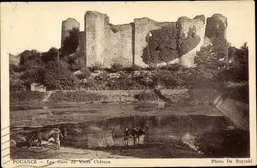 Ak Pouancé Maine et Loire, Les Tours du Vieux Chateau