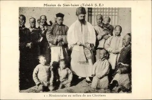 Ak China, Mission de Sien hsien, Missionnaire au milieu de ses Chretiens, Chinesen, Missionar