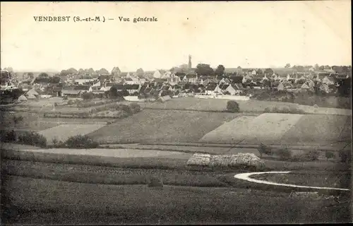 Ak Vendrest Seine et Marne, vue générale du village et les champs