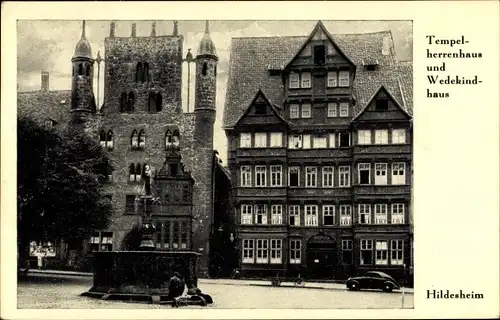Ak Hildesheim in Niedersachsen, Tempelherrenhaus, Wedekindhaus, Fassadenansicht, Brunnen