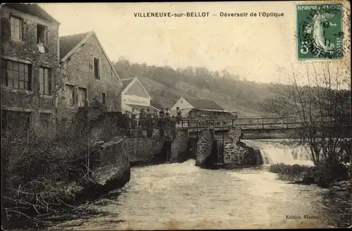 Ak Villeneuve-sur-Bellot Seine et Marne, Déversoir de l'Optique, groupe d'hommes