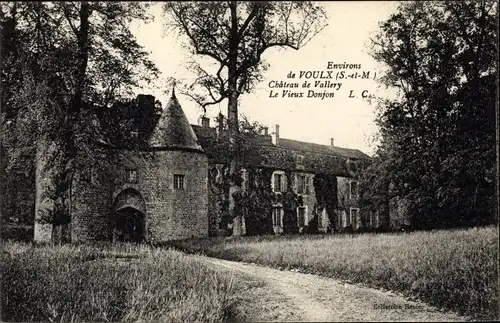 Ak Voulx Seine et Marne, Château de Vallery, Le Vieux Donjon, voie