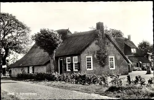 Ak Norg Drenthe, Schildershuys, Haus mit Reetdach