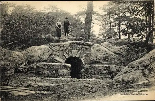 Ak Villiers sous Grez Seine-et-Marne, Fontaine Saint Etienne, couple