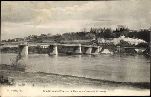 Ak Fontaine le Port Seine et Marne, Pont et le Coteau de Massouris