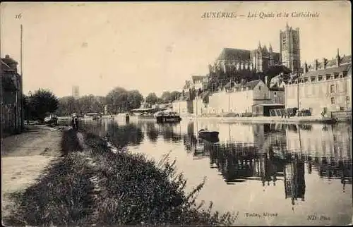 Ak Auxerre Yonne, Les Quais et la Cathédrale