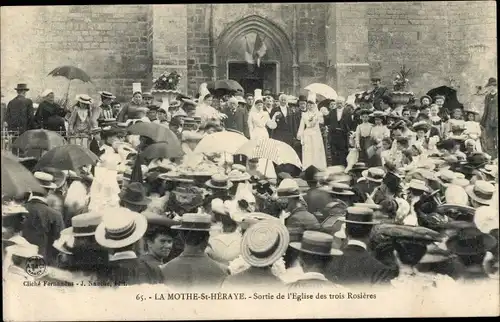 Ak La Mothe Saint Héray Deux Sèvres, Sortie de l´Église des Trois Rosières