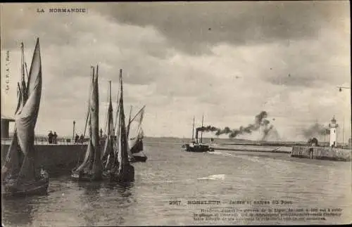 Ak Honfleur Calvados, Jetées et Entrée du Port