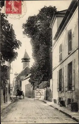 Ak Valmondois Val-d´Oise, La Rue de l´Église