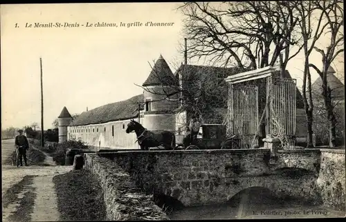 Ak Le Mesnil Saint Denis Yvelines, Château, La Grille d´Honneur