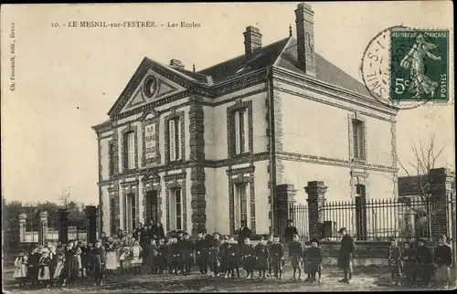 Ak Mesnil sur l’Estrée Eure, les Écoles