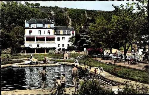 Ak Saint Leonard des Bois Sarthe, Hotel du Touring, La Piscine