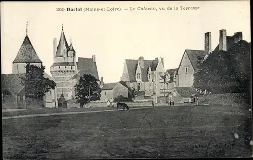 Ak Durtal Maine et Loire, Le Chateau, vu de la Terrasse