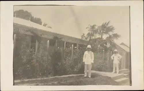 Foto Ak Le Gosier Guadeloupe, Kolonialsiten vor Haus