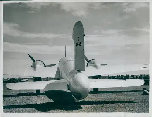 Foto Southampton South East England, Eastleigh Airport, Vickers Bombenflugzeug K 4049, Bristol Motor