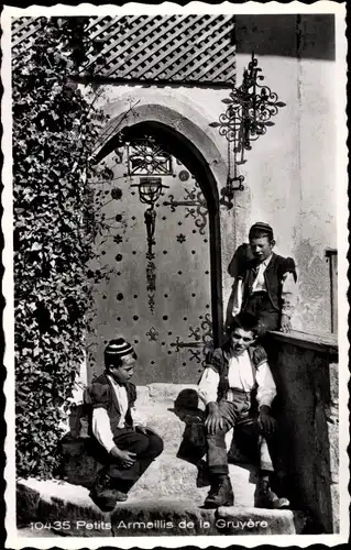 Ak Gruyères Kanton Freiburg Schweiz, Petits Armaillis