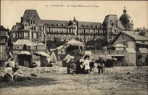 Ak Houlgate Calvados, Le Grand Hôtel vu de la Plage