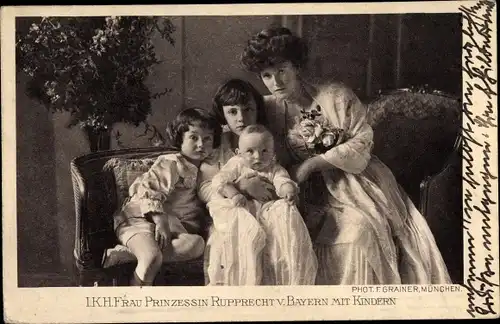 Ak Prinzessin Marie Gabriele von Bayern mit Kindern, Ehefrau von Rupprecht