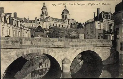 Ak Segré Maine et Loire, Pont de Bretagne et l'Eglise de la Madeleine