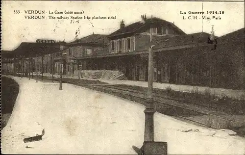 Ak Verdun Meuse, La Gare, Bahnhof, Gleisseite