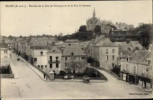 Ak Segré Maine et Loire, Entree de la Rue de Bretagne et de la Rue St Sauveur