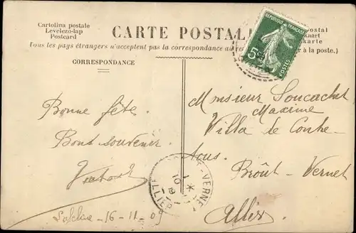 Ak Frau in langem Kleid mit Blumenstrauß