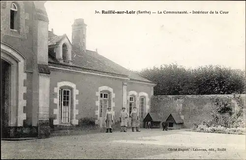 Ak Ruillé sur Loir Sarthe, La Communauté, La Cour