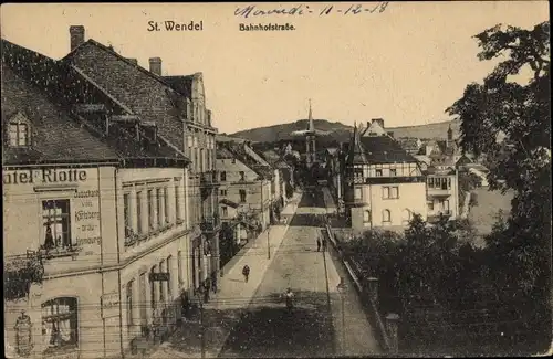 Ak Sankt Wendel Saarland, Bahnhofstraße, Hotel Riotte