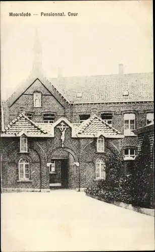 Ak Moorslede Westflandern, Pensionnat, Cour