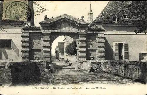 Ak Beaumont-Gatinais Seine et Marne, Porte de l'Ancien Château