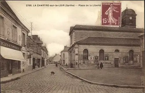 Ak La Chartre sur Loir Sarthe, Place de la Liberté