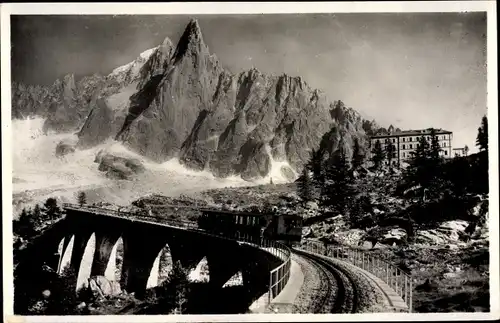 Ak Chamonix Mont Blanc Haute Savoie, Chemin de fer du Montenvers et Aiguille du Dru