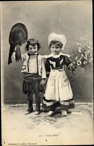 Ak Zwei Kinder in Trachten, Gouel Mad