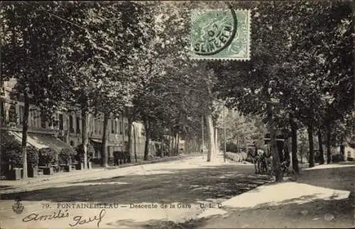 Foto Ak Fontainebleau Seine et Marne, Descente de la Gare