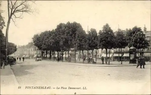 Ak Fontainebleau Seine et Marne, La Place Dennecourt